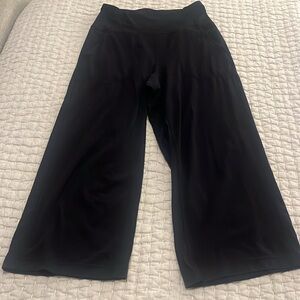Lululemon Wide Legged Cropped Leggings